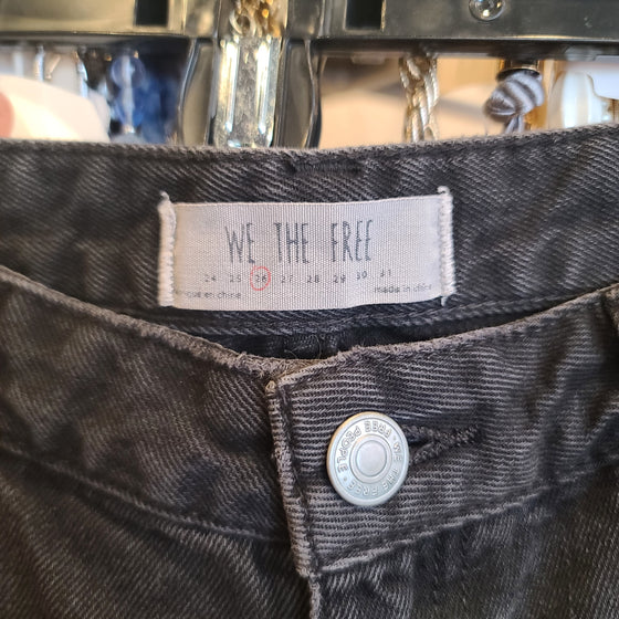 WE THE FREE Black Fringe Flare Jeans 26 - PopRock Vintage. The cool quotes t-shirt store.