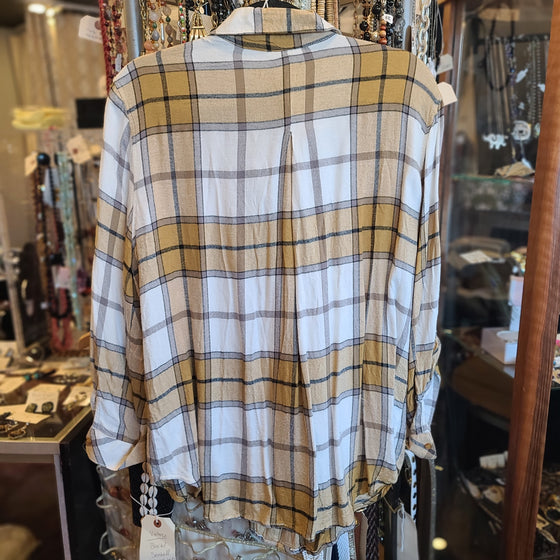 HESTER ORCHARD Yellow Flannel XL - PopRock Vintage. The cool quotes t-shirt store.