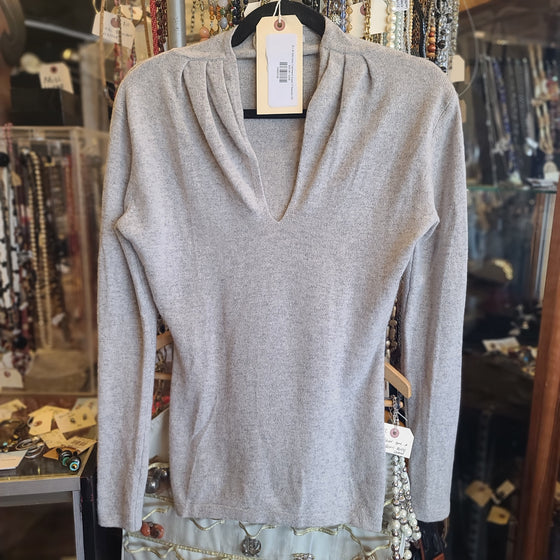 ELLIE KAI Grey Cashmere Super V Sweater XS - PopRock Vintage. The cool quotes t-shirt store.