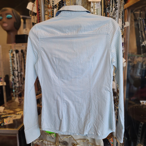 VINEYARD VINES Blue/White Stripe Button Down 2 - PopRock Vintage. The cool quotes t-shirt store.