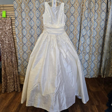  Vintage PRISCILLA OF BOSTON Wedding Dress 2/4 - PopRock Vintage. The cool quotes t-shirt store.