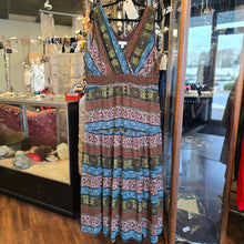  ROZ & ALI Earth Tone Maxi Dress 20 - PopRock Vintage. The cool quotes t-shirt store.