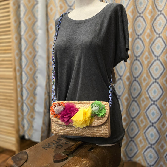 BETSY JOHNSON Straw Messenger Bag w. Blue Chain Strap - PopRock Vintage. The cool quotes t-shirt store.