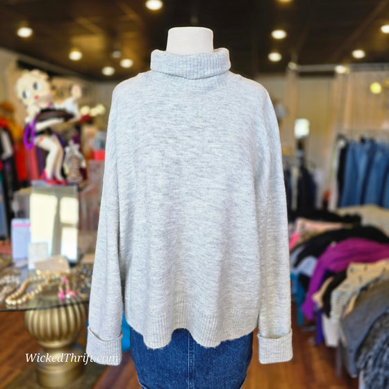 REPUBLIC Grey Soft Turtleneck Sweater L - PopRock Vintage. The cool quotes t-shirt store.