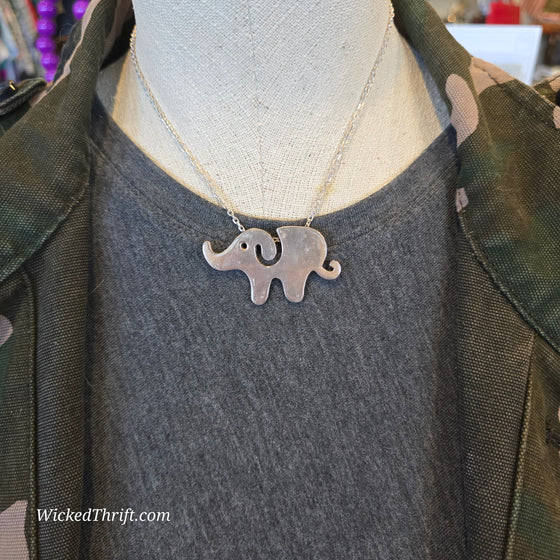 925 STERLING Elephant Neckace - PopRock Vintage. The cool quotes t-shirt store.