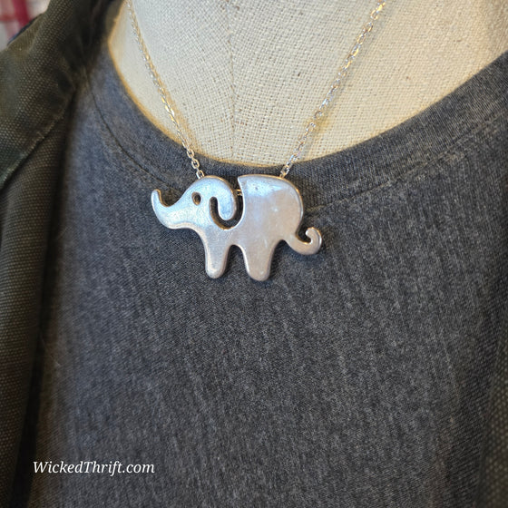 925 STERLING Elephant Neckace - PopRock Vintage. The cool quotes t-shirt store.