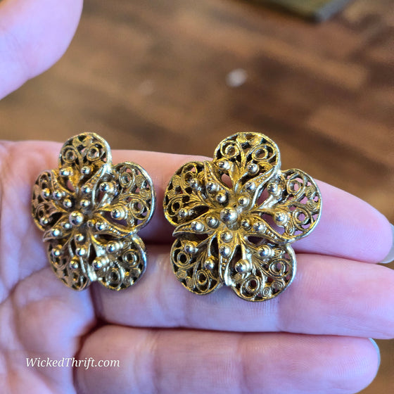 VINTAGE Gold Tone Flower Clip On Earrings - PopRock Vintage. The cool quotes t-shirt store.