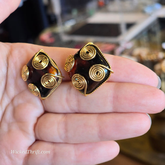 VINTAGE Brown Square Clip On Earrings w. Gold Tone Swirly - PopRock Vintage. The cool quotes t-shirt store.