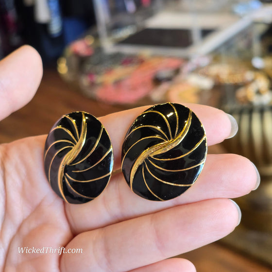 VINTAGE NAPIER Black/Gold Circle Clip On Earrings - PopRock Vintage. The cool quotes t-shirt store.