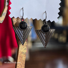  CHARCOAL Arrow Dangle Earrings - PopRock Vintage. The cool quotes t-shirt store.