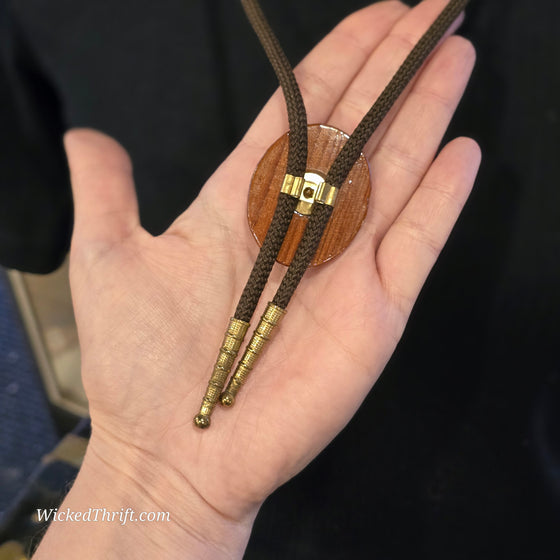 WOODEN BOLO Tie - PopRock Vintage. The cool quotes t-shirt store.