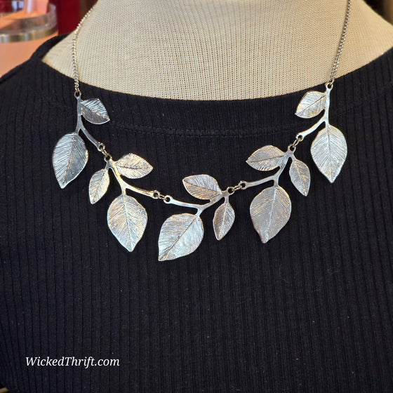 SILVER TONE Leaf Necklace - PopRock Vintage. The cool quotes t-shirt store.