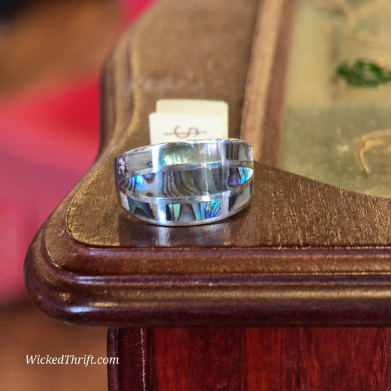 925 STERLING SILVER Abalone Ring - PopRock Vintage. The cool quotes t-shirt store.