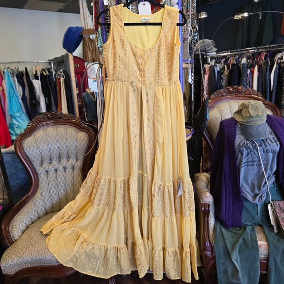 ALIZEHP Yellow Maxi Dress w. Front Cutout 38