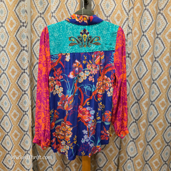 SOFT SURROUNDINGS Super Colorful Awesome Button Up L - PopRock Vintage. The cool quotes t-shirt store.