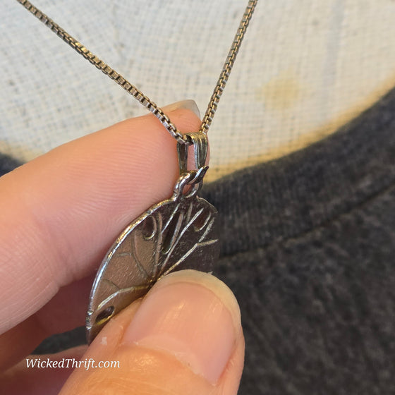 SILVER Sand Dollar Pendant w. Purple Shell Middle on Sterling Chain - PopRock Vintage. The cool quotes t-shirt store.