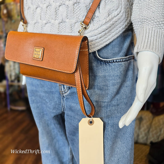 CLEARANCE! DOONEY & BOURKE Beacon East/West Flap